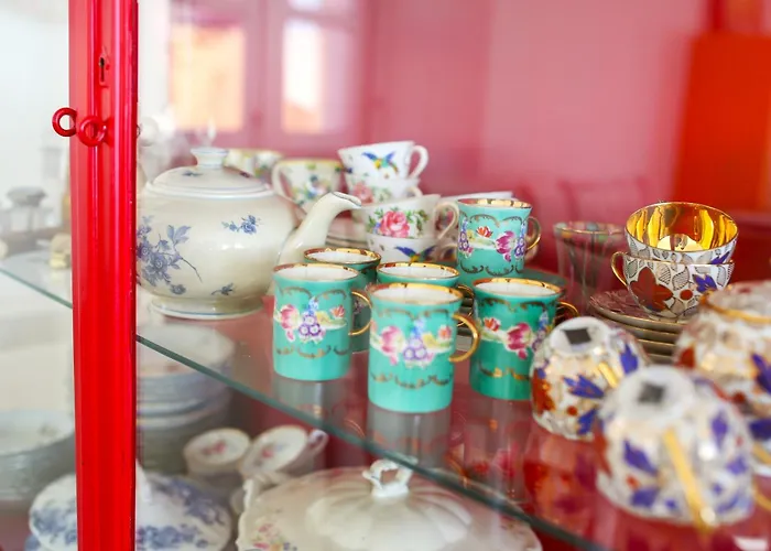 D' Aniel Mansion Тира