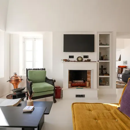 D' Aniel Mansion ثيرا