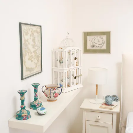 D' Aniel Mansion Тира