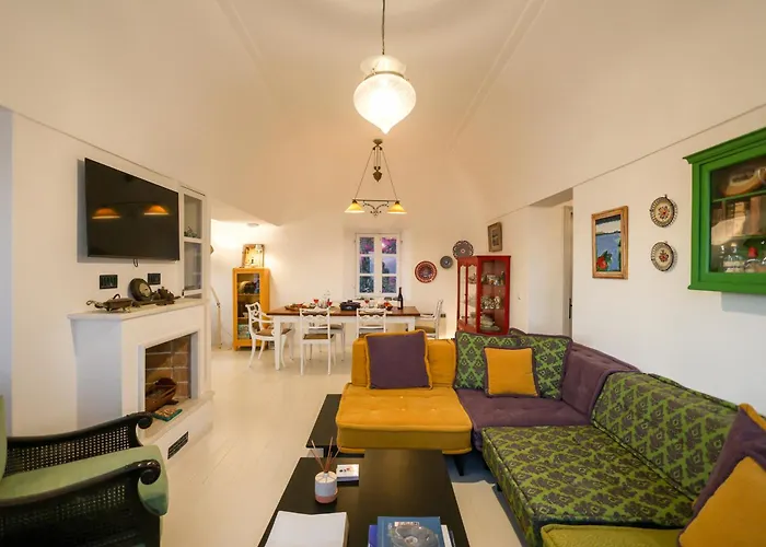 D' Aniel Mansion Fira (Santorini)